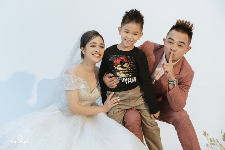 Ca sĩ Phúc Bồ và gia đình