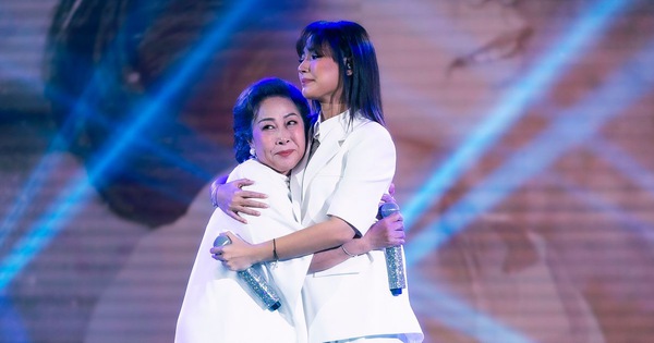 Cara Phương và mẹ 