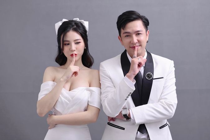 Nam ca sĩ đã kết hôn với vợ hot girl - Linh Rin