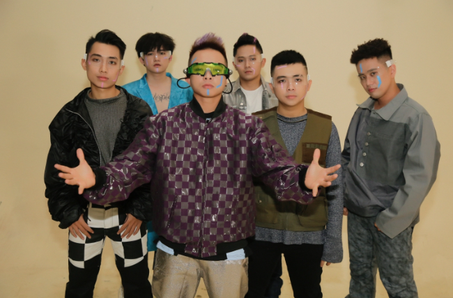 Ca sĩ Phúc Bồ và nhóm nhạc PB Live Band