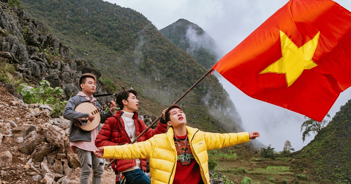 Bộ đôi K-ICM và Jack tung MV 'Việt Nam tôi' cổ vũ các tuyển thủ Việt Nam