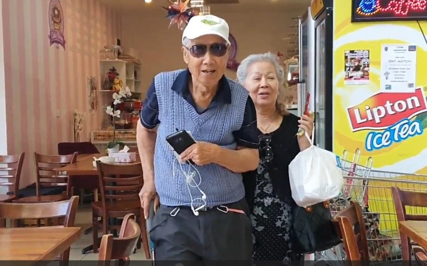 Nhạc sĩ Tuấn Hải và vợ