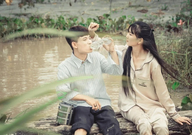 Cô Thắm không về' bất ngờ nổi tiếng với màu sắc giống Jack
